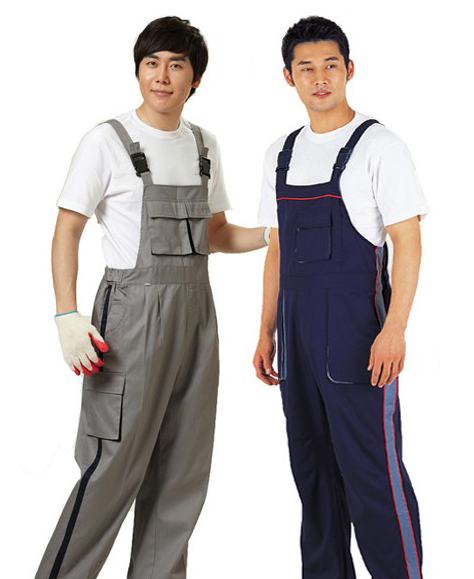 背帶連體服